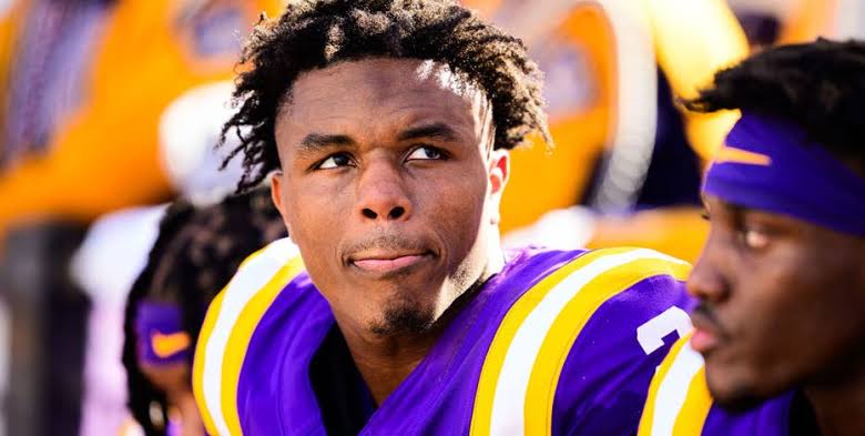 Kyren Lacy’s Mother Sings “I Will Always Love You” At His Home-Going Service