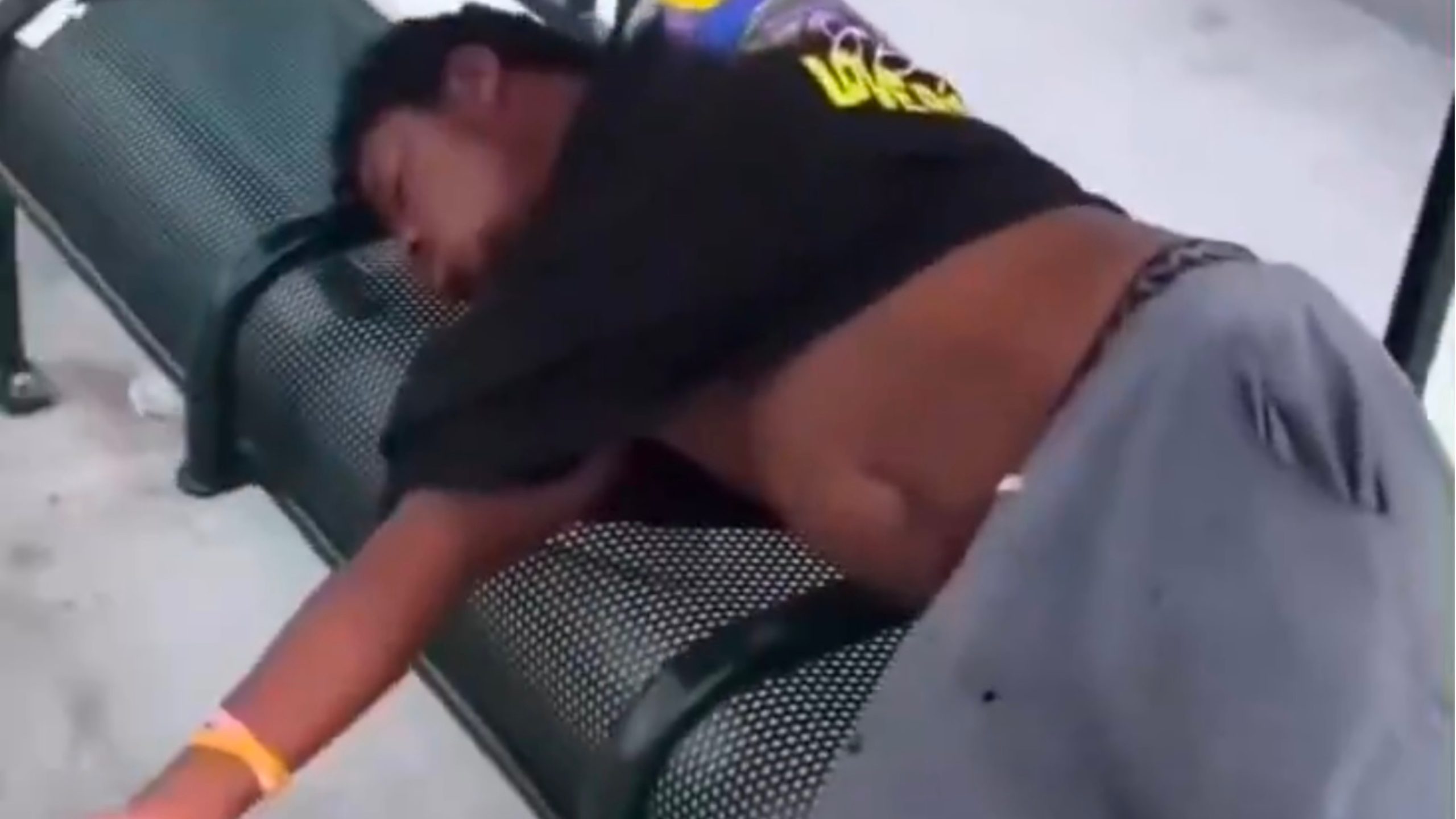 New Orleans Resident Calls Police On Escaped Inmate After He Falls Asleep On A Bus Bench