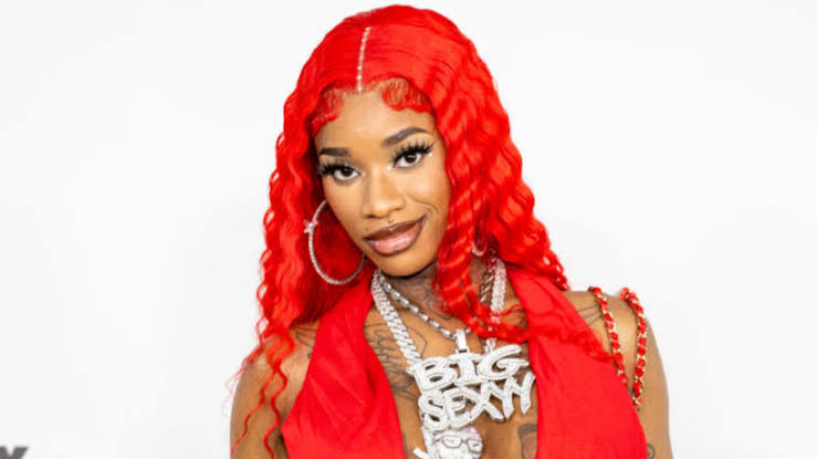Sexyy Red Twerks A Storm In The Streets Of London - Video